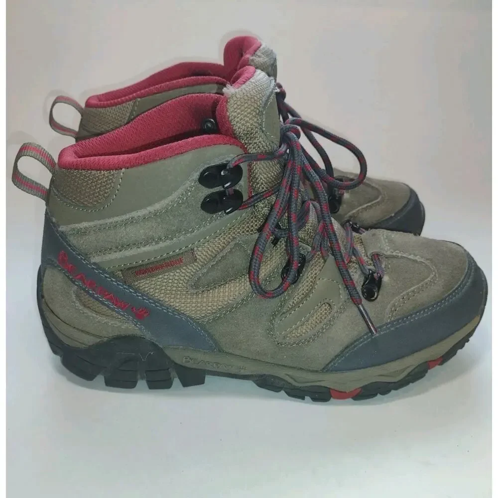 Bear paw Hiking Boots. Brown Women’s Size 6.5 M comfort waterproof gorp corp